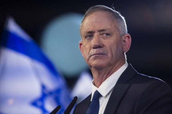 لابيد يدعو غانتس للاستقالة من "أسوأ حكومة إسرائيلية"