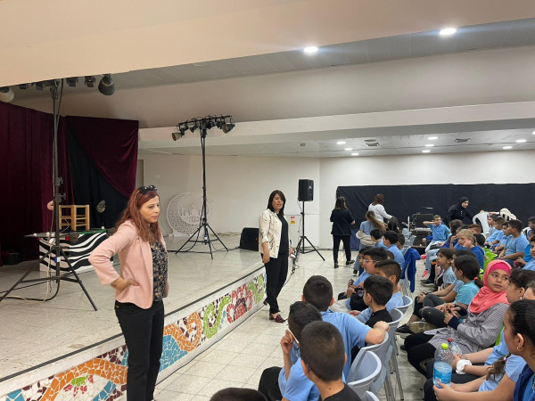 افتتاح مشروع "السلة الثقافية" في مدينة الطيرة بعرض مسرحي لمدرسة الزهراء الابتدائية