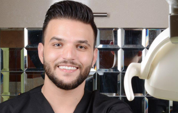 أخصائي التجميل محمد جمعان يكشف إجراءات حماية أسنان الأطفال من التسوس