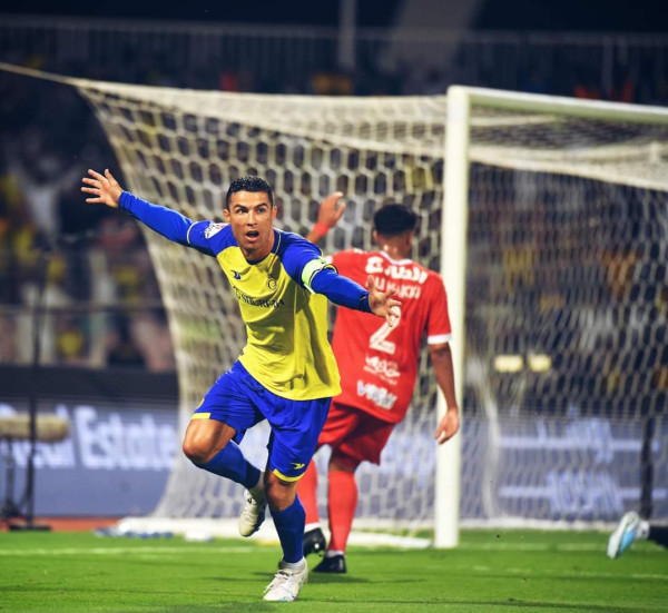 سوبر هاتريك.. رونالدو يقود النصر للصدارة ويحقق إنجازاً تاريخياً في الدوري السعودي