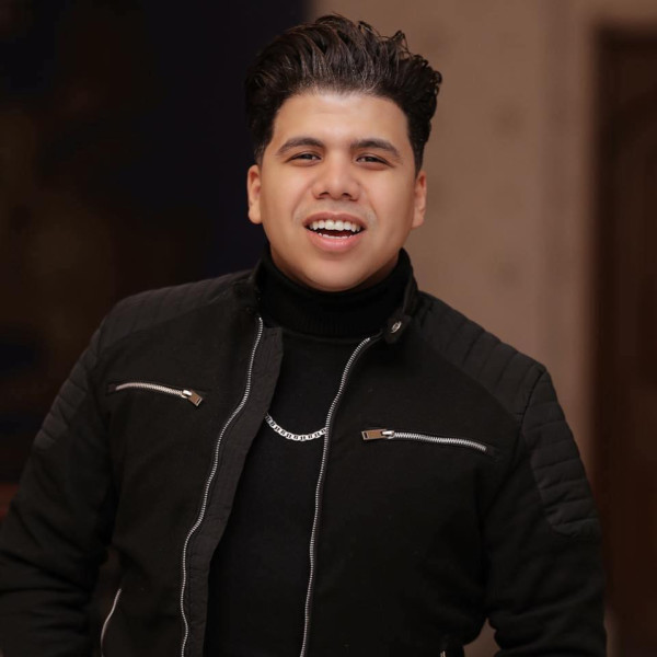 عمر كمال يكشف عن رأيه بتقنية الذكاء الاصطناعي: مشروع فاشل