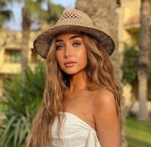 هنا الزاهد تخطف أنظار متابعيها بظهور لافت وجذاب
