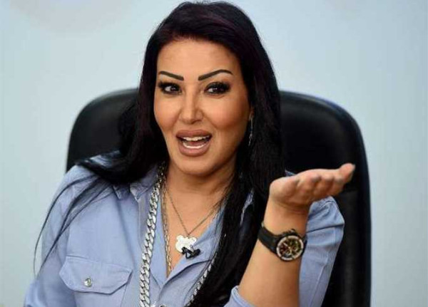 سمية خشاب للمتابعين: هابي فالانتين يا حبايبي