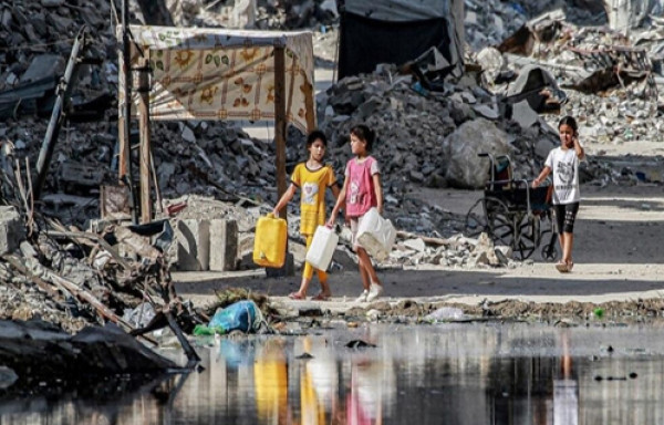 "الصحة" بغزة: تلوث المياه يفاقم الأزمات الصحية بين المواطنين في قطاع غزة