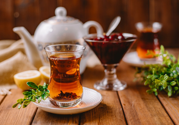 ما هي فعالية الشاي في درء مخاطر صحية تهدد الإنسان طول العمر؟
