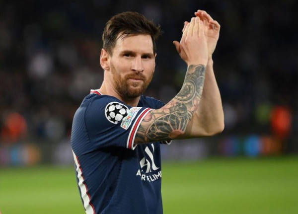 مفاجأة.. ميسي يوافق على عرض الهلال السعودي