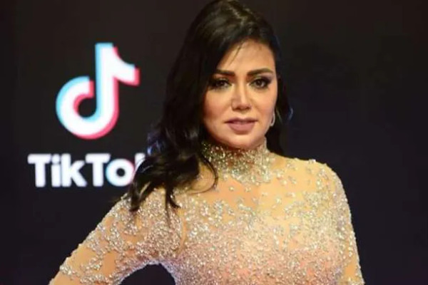 رانيا يوسف تكشف تفاصيل أزمتها المالية الصعبة