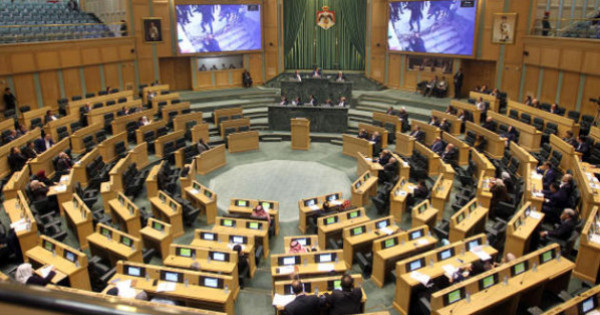 مجلس النواب الأردني يصوت بالأغلبية على طرد سفير الاحتلال من عمّان