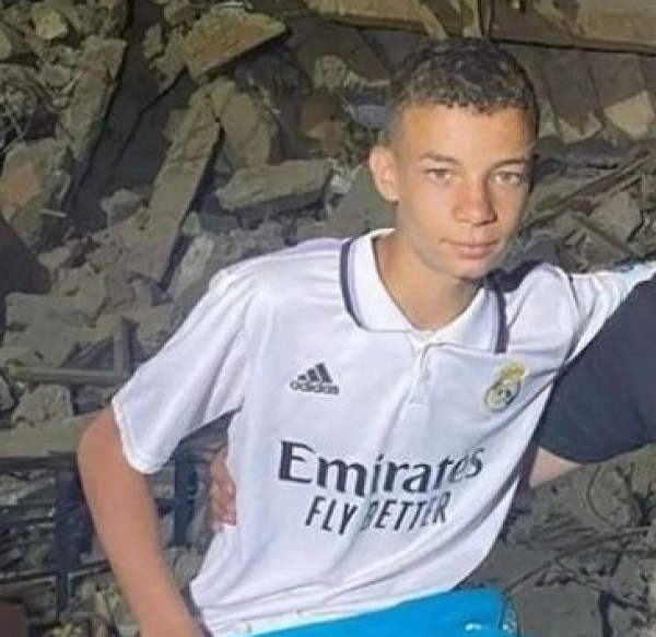 ريال مدريد يتبنى طفلاً مغربياً فقد عائلته بعد الزلزال المدمّر