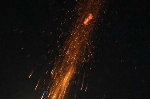 اخبار العرب – حزب الله يعلن عن “عاصفة آكلة” وإسرائيل تهدد بالرد “بضربة مزدوجة”