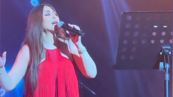 إليسا تخرج عن صمتها وتوضح حقيقة حذف إعلانات أغنية ألبومها الجديد