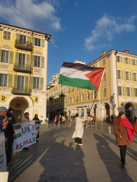 استنكار لسياسة القمع ضد الشعب الفلسطيني وقفة حاشدة في مدينة نيس الفرنسية