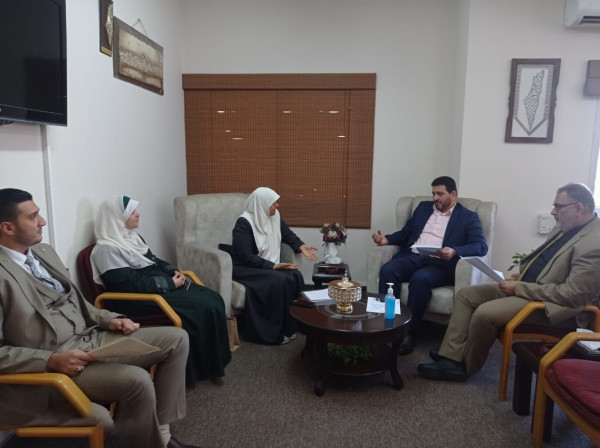 غزة: لجنة الرقابة بالتشريعي تبحث مع الحكم المحلي تجويد خدمات البلديات المقدمة للمواطنين