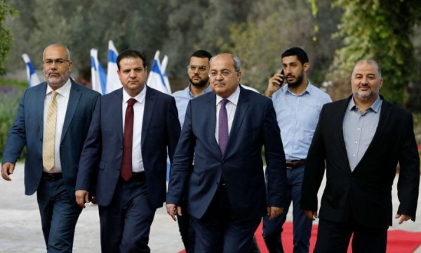 الطيبي: تنسيق مع العربية الموحدة قبل اجتماع نتنياهو مع النواب العرب