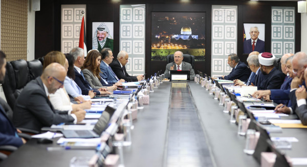 مصطفى: العمل جارٍ على تأمين دفعة من الرواتب للموظفين العموميين خلال أيام