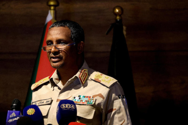 السودان: قائد الدعم السريع يدعو ضباط وجنود الجيش للانضمام لـ "خيار الشعب"