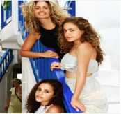 3 رسائل مُبطنة وقوية من زوجة عمرو دياب وبناته له!