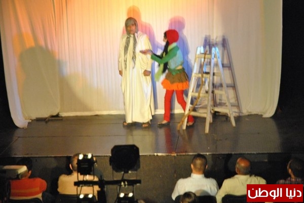 عرض مسرحية" الناطور" على خشبة مسرح مركز يافا الثقافي