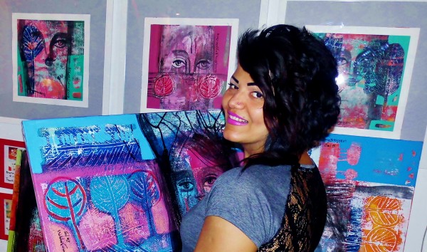 حكايات عن المرأة  ترويها الفنانة الفلسطينية ريما المزين في معرضها ( حكايتها مع الشجر ) بزارا سنتر