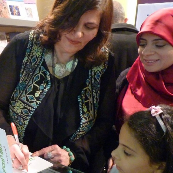 توقيع كتاب "ابطال الإنترنت"/ هناء الرملي في معرض القاهرة الدولي للكتاب