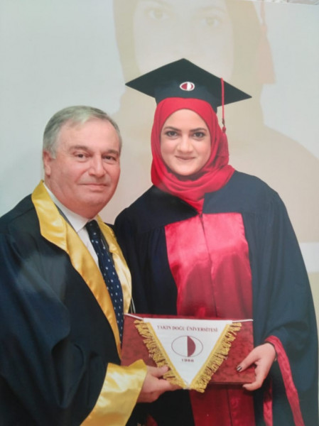 بتول محمد خضر: إبنة مخيم البرج الشمالي ، صيدلانية بتقدير جيد جداً بقلم رضوان عبد الله بتول محمد خضر: إبنة مخيم البرج الشمالي ، صيدلانية بتقدير جيد جداً بقلم رضوان عبد الله
