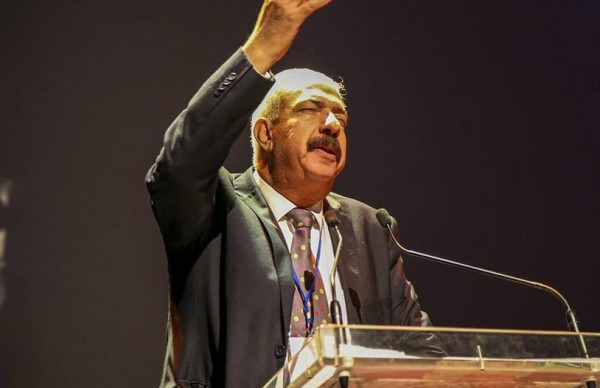 الشاعر يوسف عبد العزيز: كل قصيدة أكتبها تقربني إلى فلسطين أكثر الشاعر يوسف عبد العزيز: كل قصيدة أكتبها تقربني إلى فلسطين أكثر